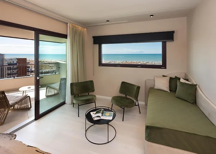 Savoy Beach Hotel & Thermal Spa
